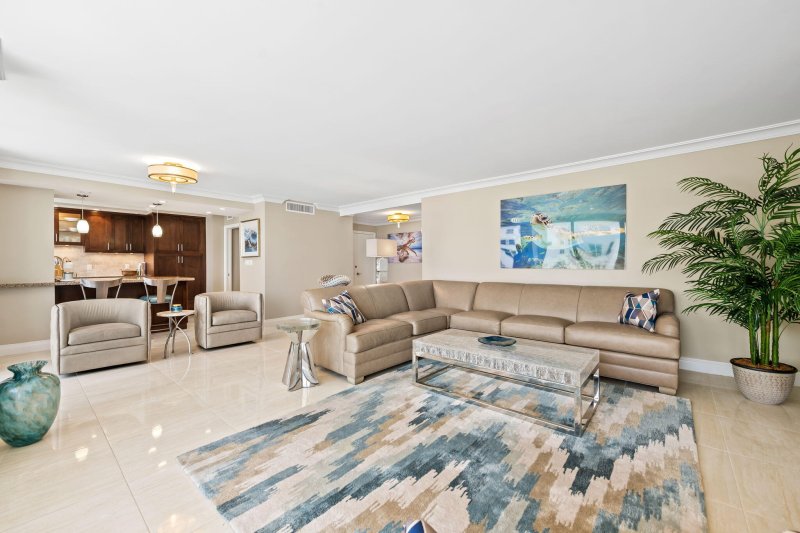 Condo for sale at Plaza South 14K