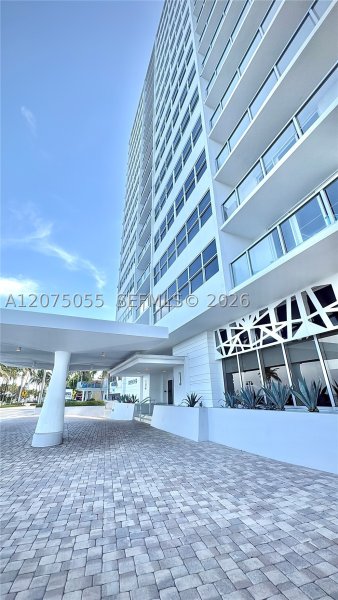 Condo for sale at Alhambra Place 10A
