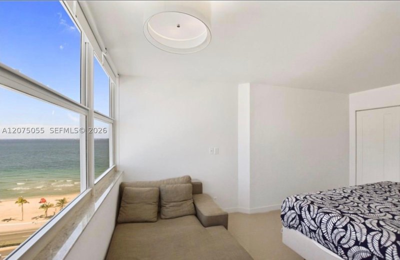 Condo for sale at Alhambra Place 10A