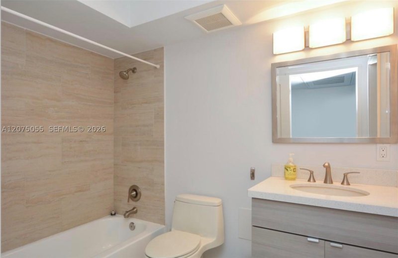 Condo for sale at Alhambra Place 10A