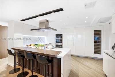 Comprar apartamento en Parque Towers at St. Tropez 5-2403