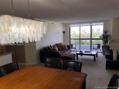Comprar apartamento en Mystic Pointe 500 1008