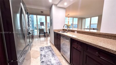 Aluguel de apartamento no Alexander Towers 1101