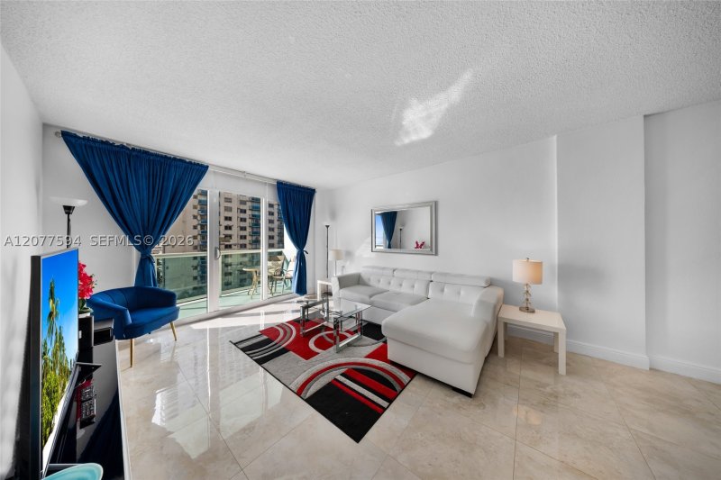 Condo for sale at Tides Hollywood Beach 9J