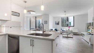 Comprar apartamento no Nine at Mary Brickell Village 2004