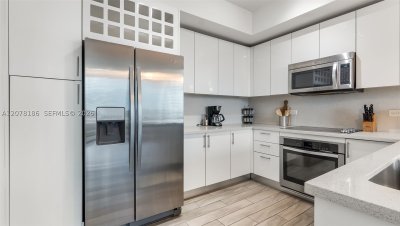 Comprar apartamento no Nine at Mary Brickell Village 2004