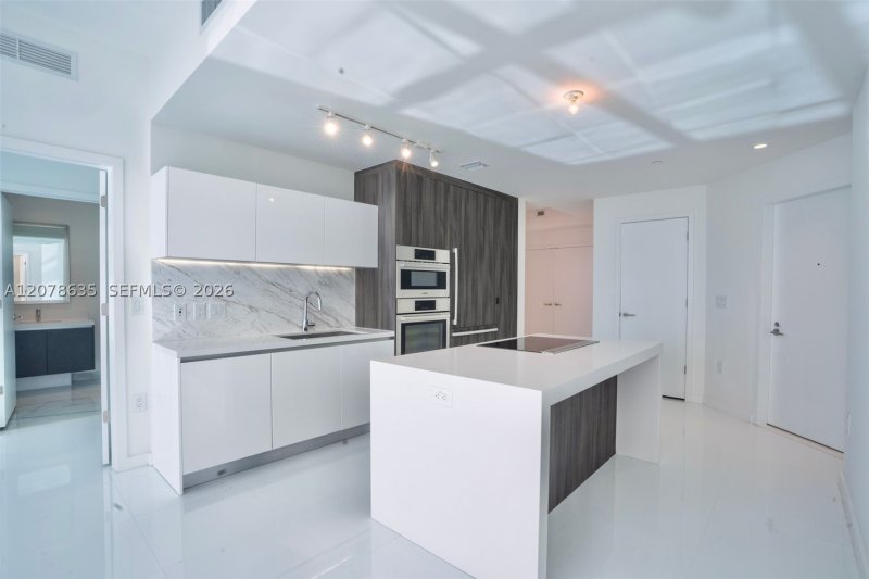 Apartment for rent at Paramount Miami WorldCenter 3007