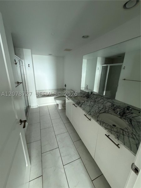 Apartment for rent at The Plaza Tower II 3804