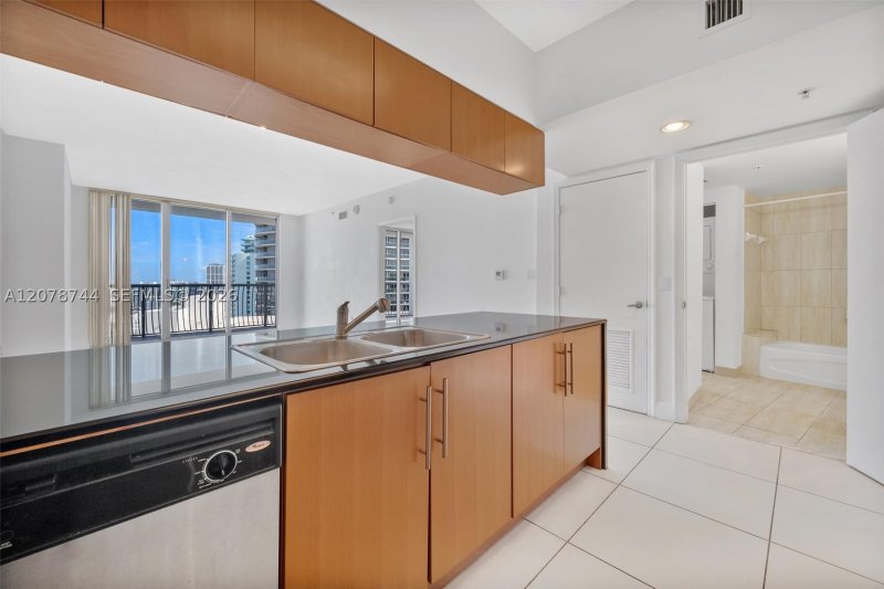 Condo for sale at Opera Tower 4011