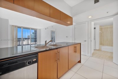 Comprar apartamento en Opera Tower 4011