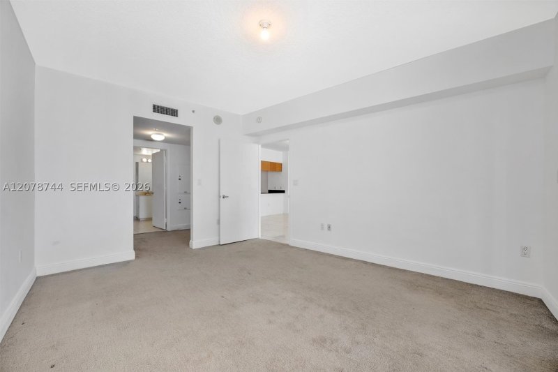 Condo for sale at Opera Tower 4011