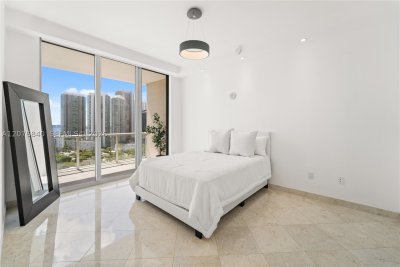 Aluguel de apartamento no Midtown Miami 2 H2210