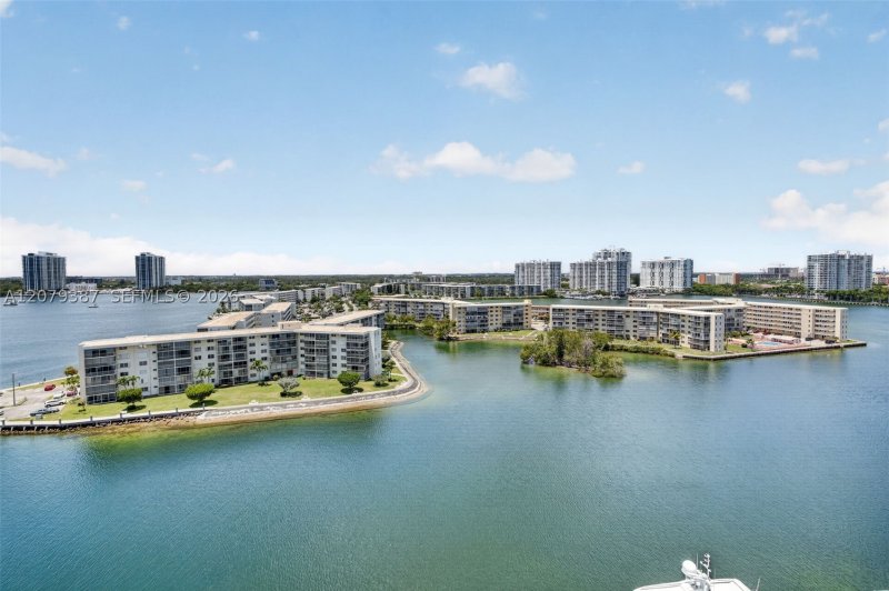 Aluguel de apartamento no 1000 Williams Island 1510