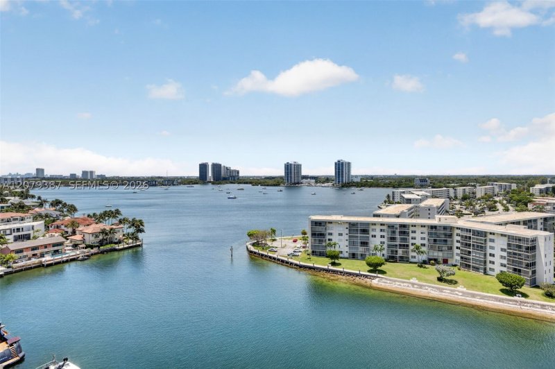 Aluguel de apartamento no 1000 Williams Island 1510