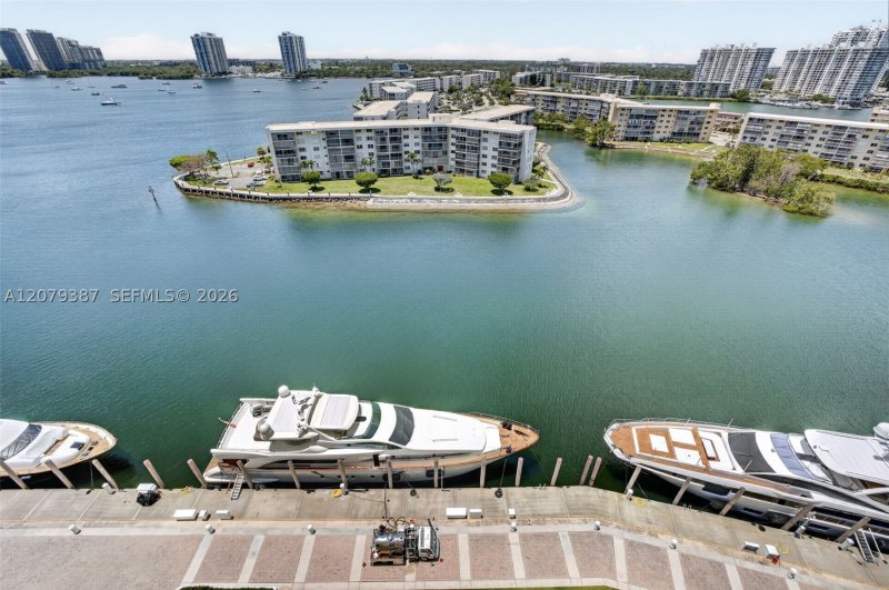 Aluguel de apartamento no 1000 Williams Island 1510