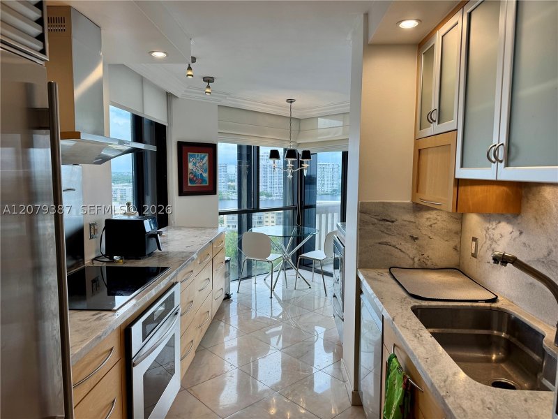 Aluguel de apartamento no 1000 Williams Island 1510