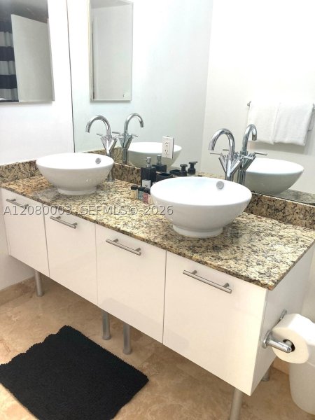 Apartment for rent at Brickell on the River South 1204
