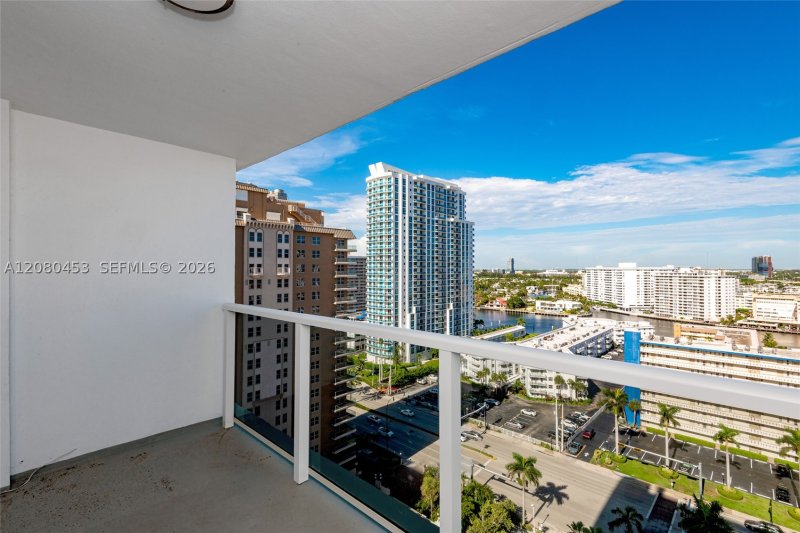 Apartment for rent at La Mer Estates 1807