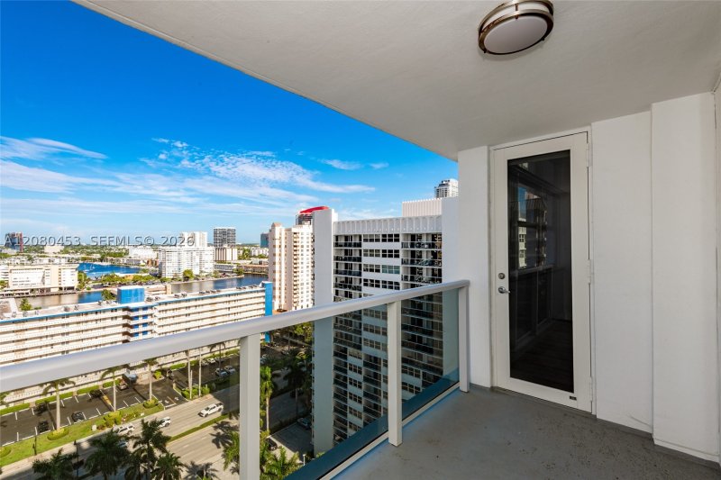 Apartment for rent at La Mer Estates 1807