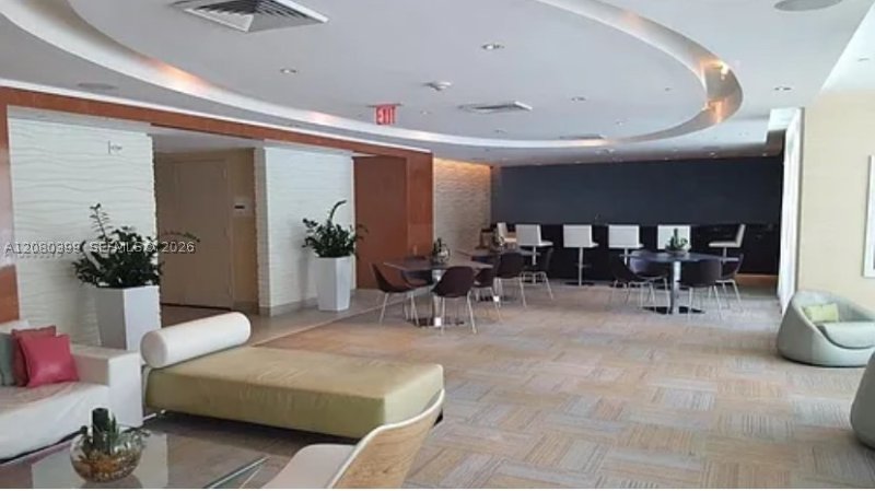 Condo for sale at The Plaza Tower I 2203