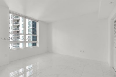Comprar apartamento no The Plaza Tower I 2203