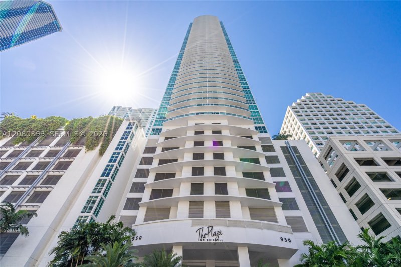 Comprar apartamento no The Plaza Tower I 2203