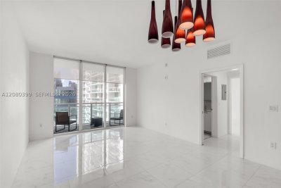 Comprar apartamento no The Plaza Tower I 2203