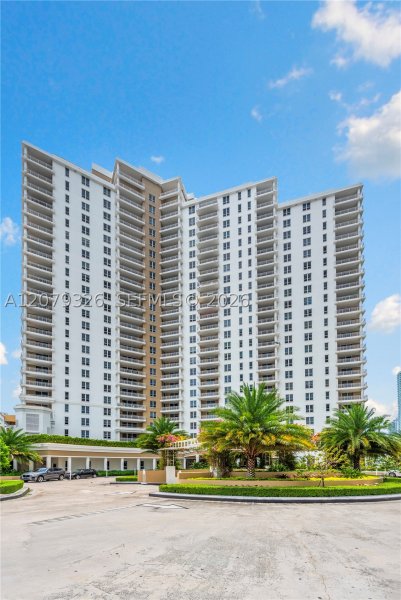 Condo for sale at Courvoisier Courts 707