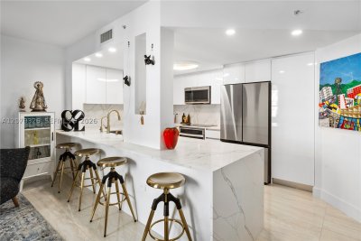 Comprar apartamento no Courvoisier Courts 707