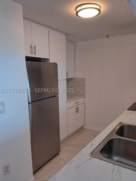 Apartment for rent at 1800 Biscayne Plaza 1704