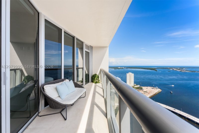 Condo for sale at Icon Brickell Tower II 4709