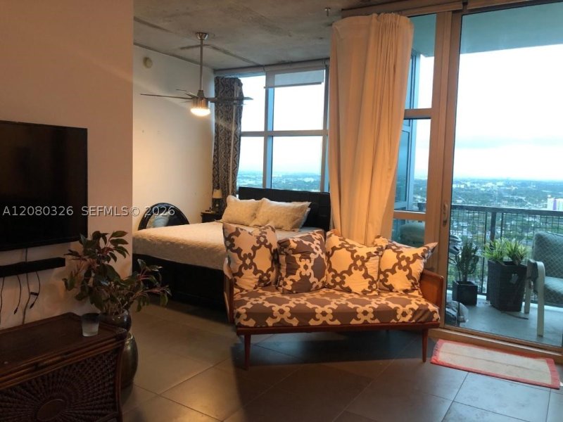 Alquiler de apartamento en Midtown Miami 4 H2803
