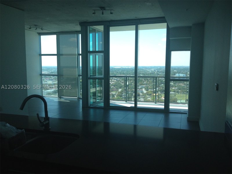 Alquiler de apartamento en Midtown Miami 4 H2803