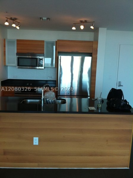 Alquiler de apartamento en Midtown Miami 4 H2803