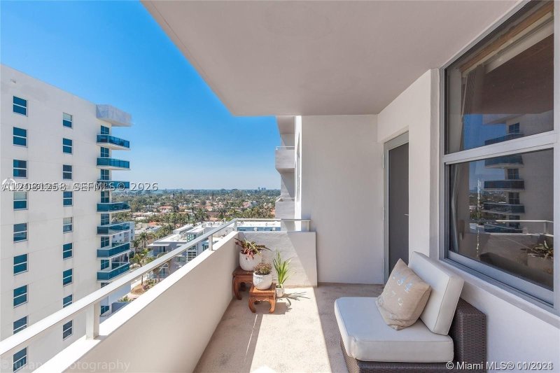 Apartment for rent at Four Winds Condo 1006