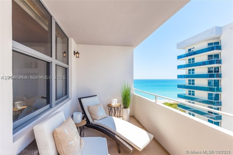 Apartment for rent at Four Winds Condo 1006
