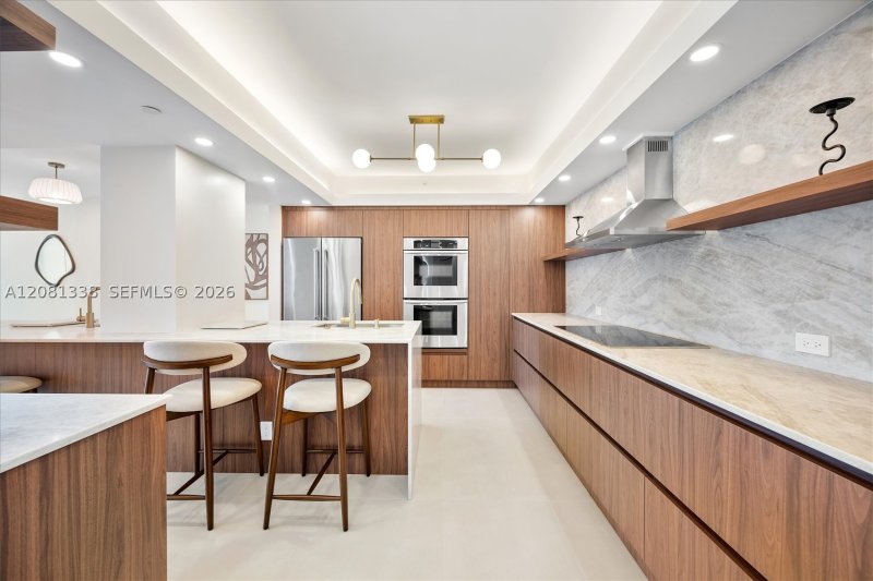 Apartment for rent at Turnberry Towers 19F
