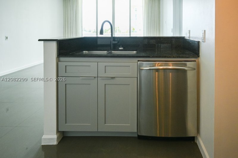 Apartment for rent at 360 Condominium West 606