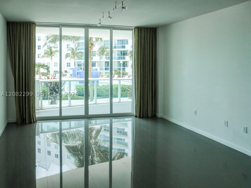 Apartment for rent at 360 Condominium West 606