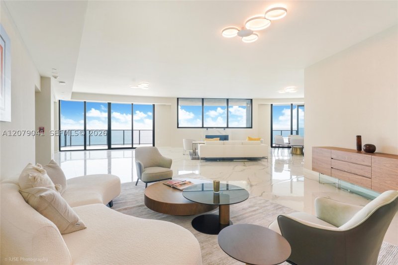 Aluguel de apartamento no Porsche Design Tower 1901