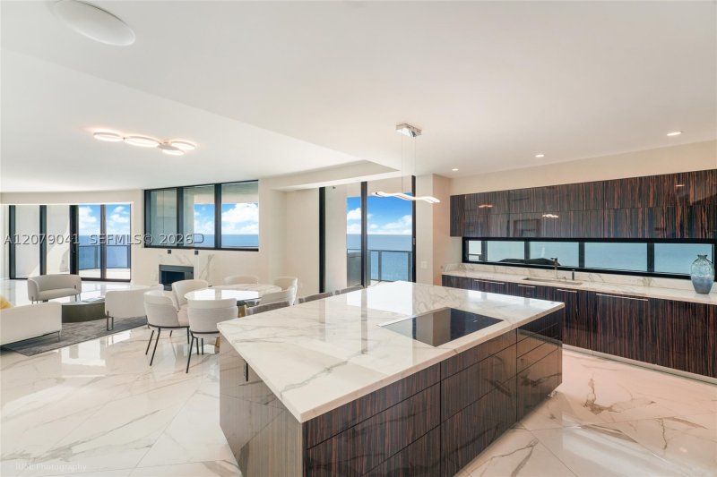 Aluguel de apartamento no Porsche Design Tower 1901