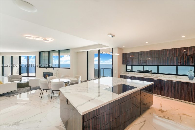 Aluguel de apartamento no Porsche Design Tower 1901