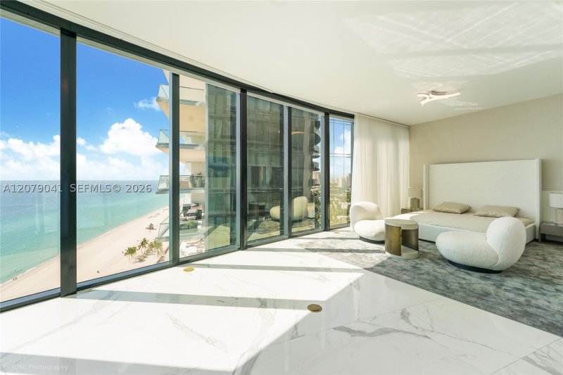 Aluguel de apartamento no Porsche Design Tower 1901