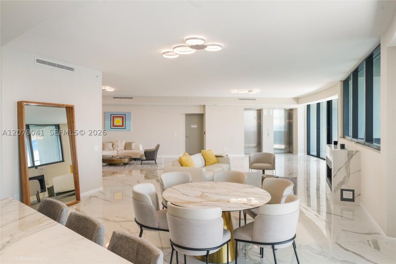 Aluguel de apartamento no Porsche Design Tower 1901