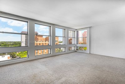 David William Apt #719
