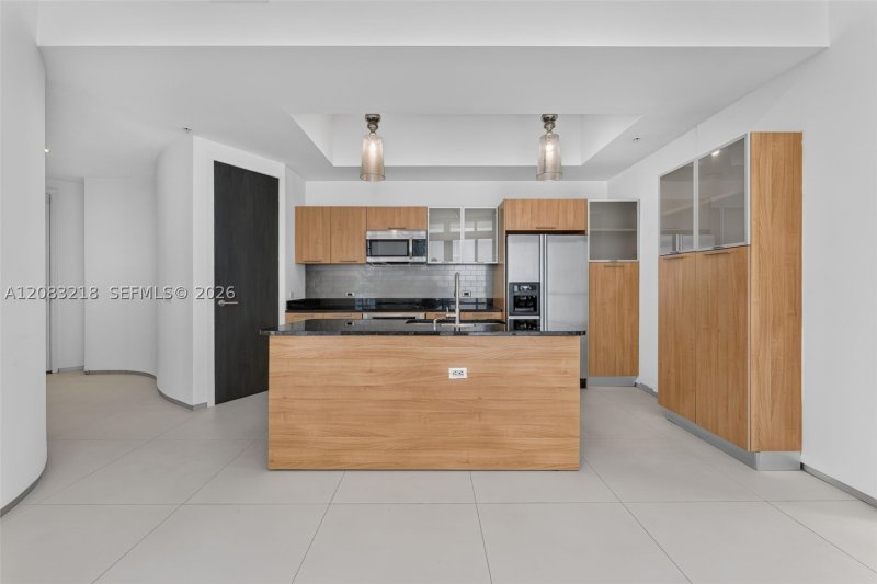 Comprar apartamento no Platinum Condo 2201