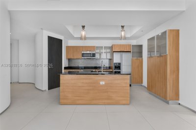 Comprar apartamento no Platinum Condo 2201