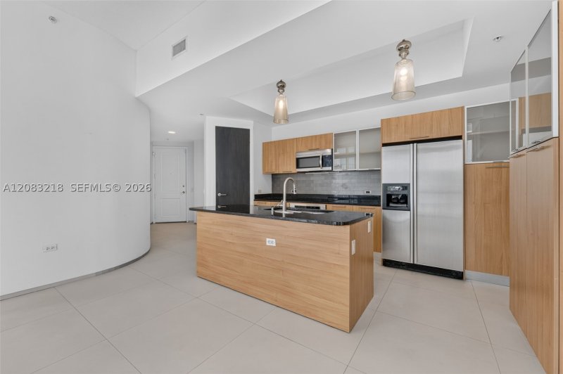Comprar apartamento no Platinum Condo 2201