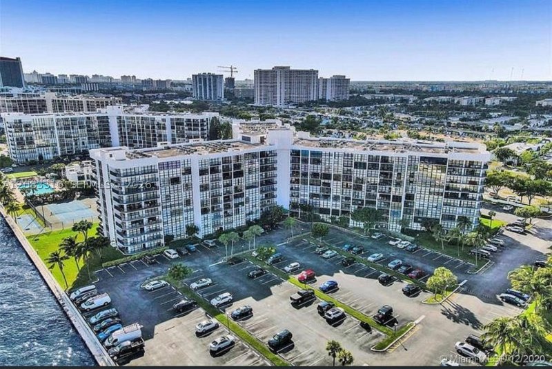 Condo for sale at Oceanview Park 709