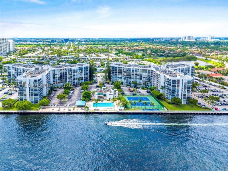 Condo for sale at Oceanview Park 709
